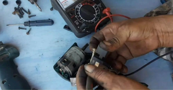 Thay cụm cò điều tốc hoặc điều khiển mới 