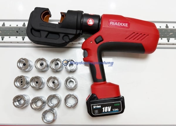 Máy ép cos thủy lực EBS-400 sử dụng nhiều khuôn ép kích cỡ khác nhau