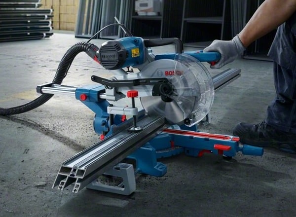Máy cưa cắt đa năng Bosch GCM 254 D