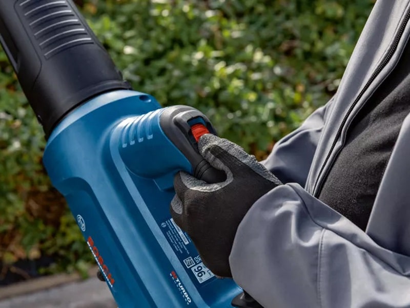 Khởi động và lựa chọn tốc độ gió phù hợp