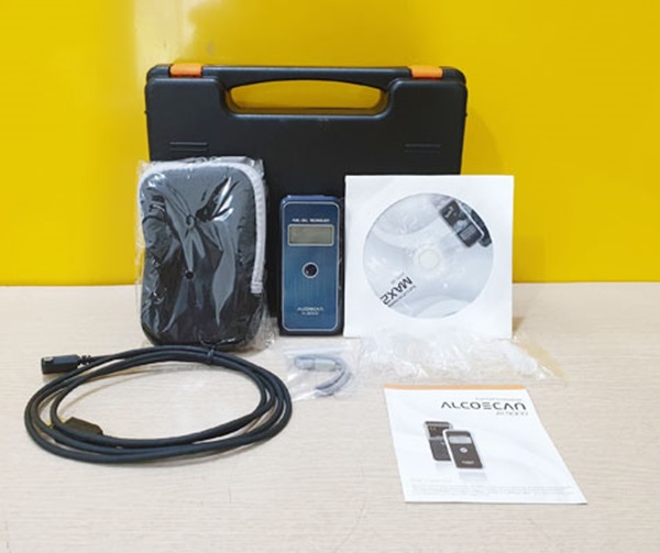 Trọn bộ sản phẩm máy đo nồng độ cồn Sentech AL9000