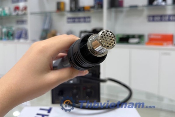Tuyệt đối không chạm vào mũi hàn khi thiết bị đang hoạt động