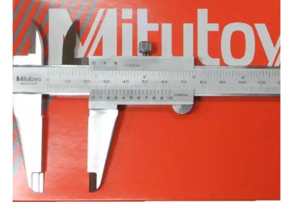 Thước cặp cơ khí Mitutoyo 530-118 dải đo 200mm, độ chia nhỏ nhất 0.02mm