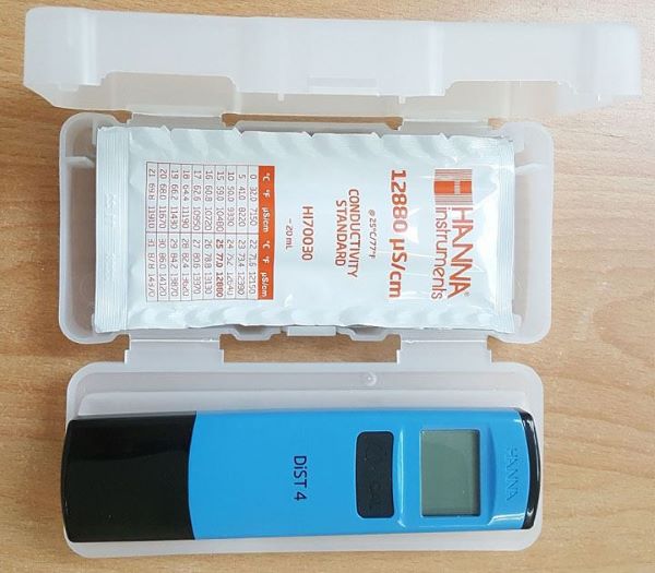 Máy đo độ dẫn điện EC Hanna HI98304 tiện lợi, dễ sử dụng