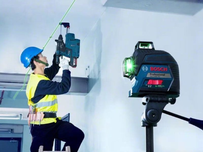 Bosch GLL 3‑60 XG có phạm vi chiếu 30m, có thể mở rộng 60m khi kết hợp với máy nhận tia