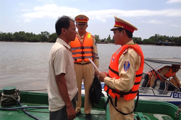 Các nguyên tắc cần lưu ý khi hoạt động giao thông đường thuỷ nội địa