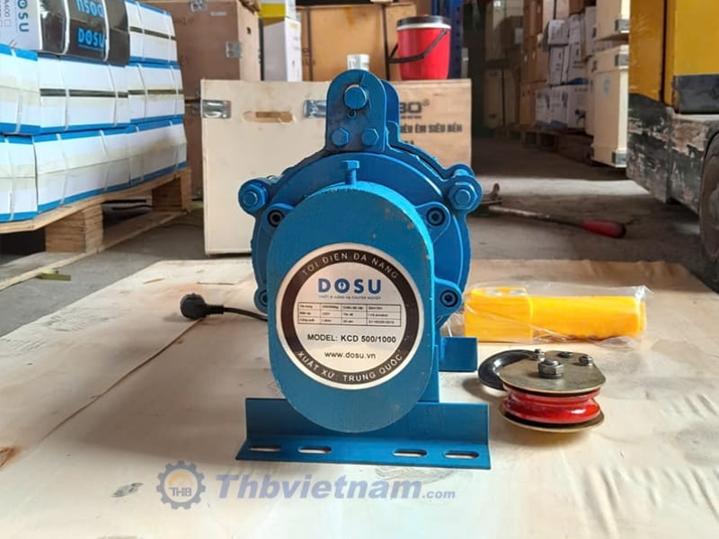 Tời điện DOSU tải trọng vừa phù hợp nâng hạ trong kho hàng 
