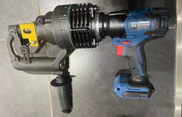 Có nên mua máy đột lỗ thủy lực ZUPPER ECH-20 không?