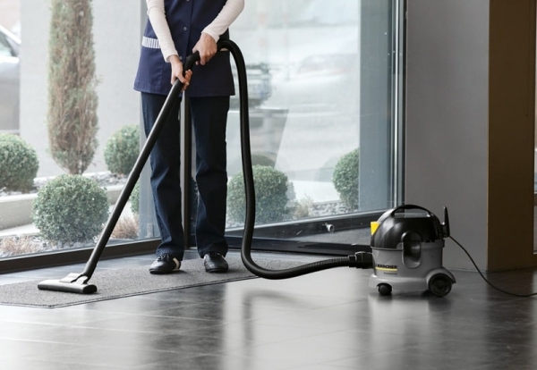 Cách dùng máy hút bụi đúng chuẩn: Hút sạch hơn, máy bền hơn