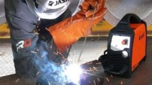 Cách sử dụng máy hàn que cho mối hàn đẹp, tránh dính que và cháy thủng