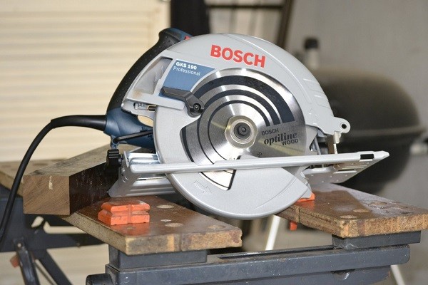 Mấy cưa đĩa Bosch GKS 190